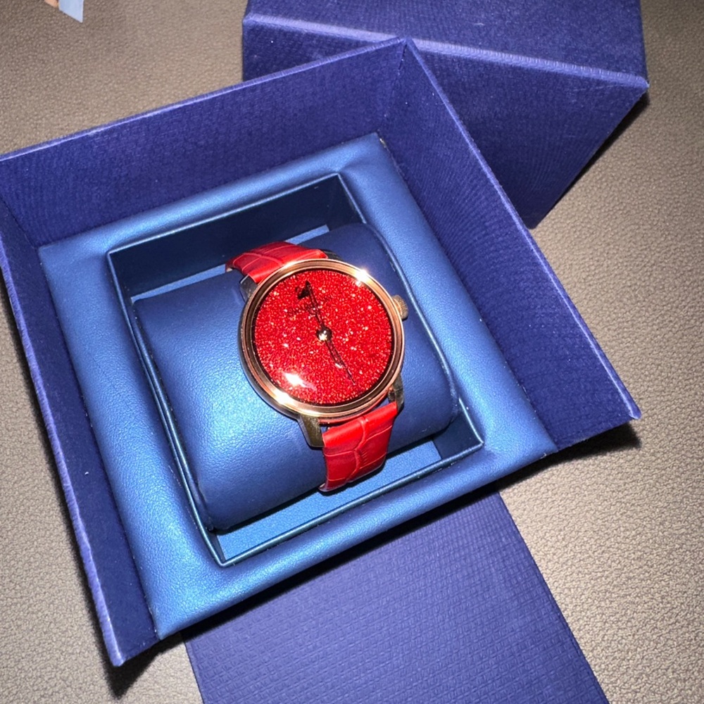 Swarovski CRYSTALLINE HOURS Rouge Women's watch 5295380